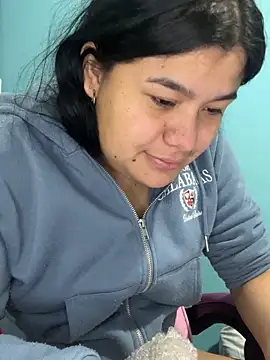 Snapshot of April_Becker chatting on June 3, 2026, 2:33 pm April Becker online show from June 3, 2026, 2:33 pm