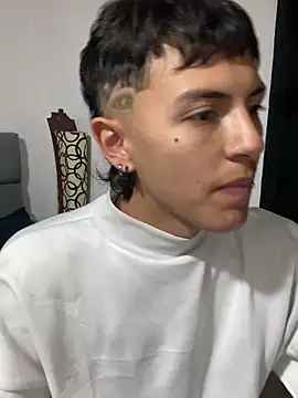 NaytonFreeman online show from September 19, 2025, 1:09 am