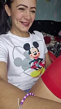 Lhia  online show from January 6, 2026, 6:12 pm