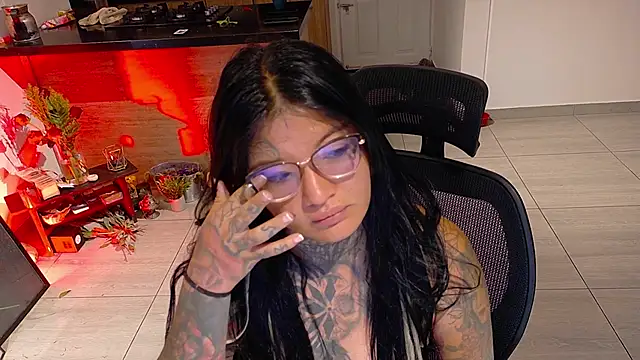 Unatatuada online show from November 28, 2025, 8:47 am