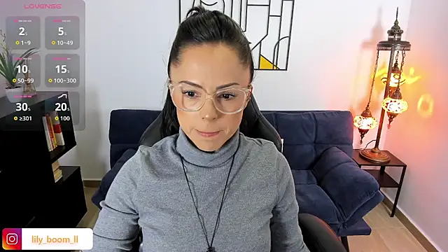 Lyliboomm online show from October 4, 2025, 12:12 am