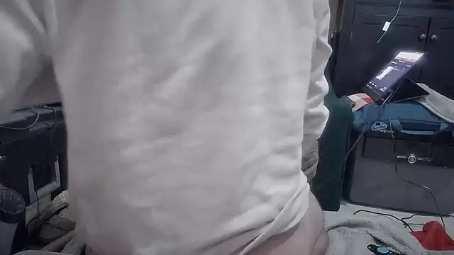 jasoncali305 online show from January 17, 2026, 8:23 pm