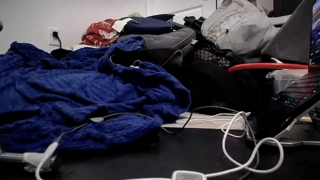 jasoncali305 online show from October 21, 2025, 8:14 am