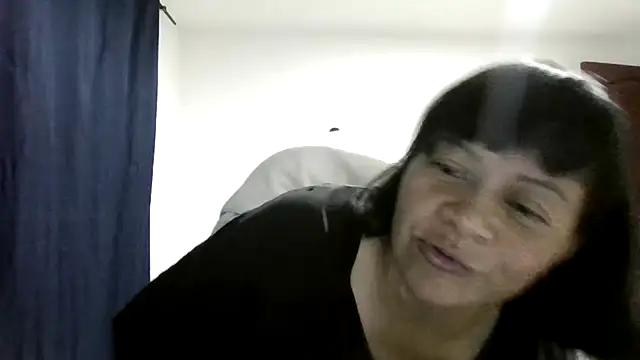 Snapshot of adri89-g chatting on June 20, 2026, 5:45 am adri89-g online show from June 20, 2026, 5:45 am