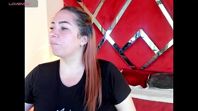 alexiaystive3 online show from October 4, 2025, 3:24 pm