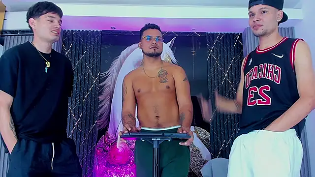 Iam Steven online show from November 24, 2025, 1:22 pm