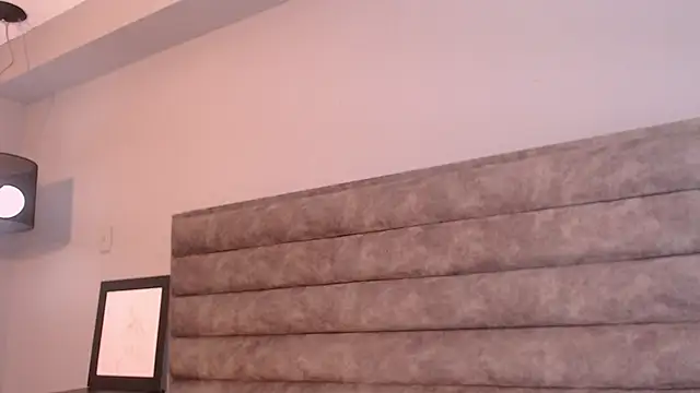 Aliciabloom online show from October 4, 2025, 12:39 pm