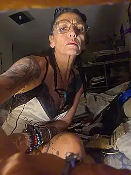 Snapshot of jasonee13 chatting on June 26, 2026, 4:40 am jasonee13 online show from June 26, 2026, 4:40 am