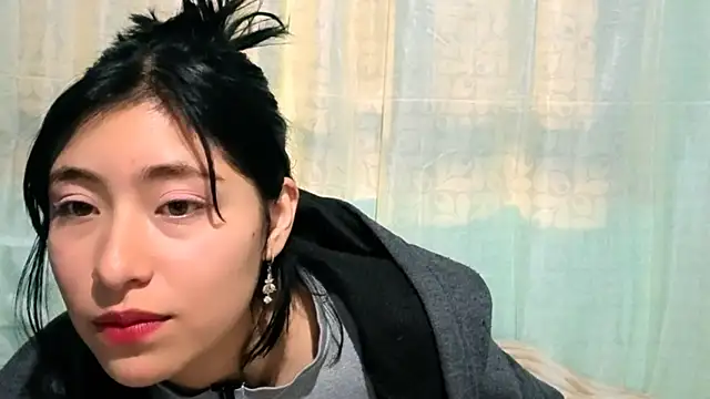 Sullyoonn online show from October 28, 2025, 11:58 pm