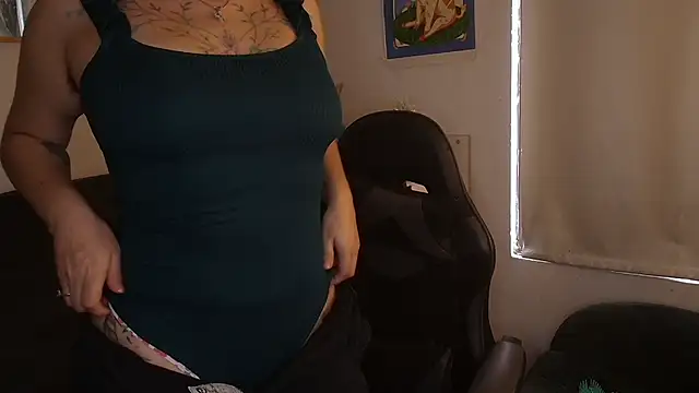 Miacatsito3 online show from February 10, 2026, 9:14 pm