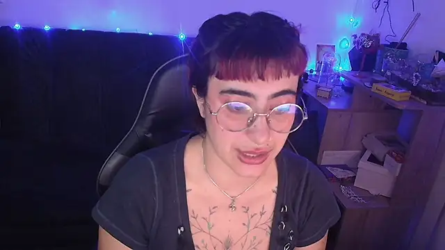 Miacatsito3 online show from March 27, 2026, 4:54 am