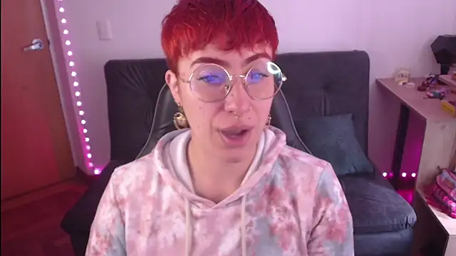 Miacatsito3 online show from October 9, 2025, 5:02 pm