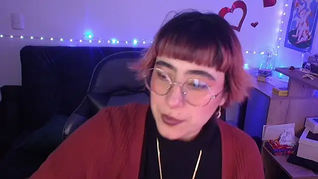 Snapshot of Miacatsito3 chatting on April 18, 2026, 6:49 am Miacatsito3 online show from April 18, 2026, 6:49 am