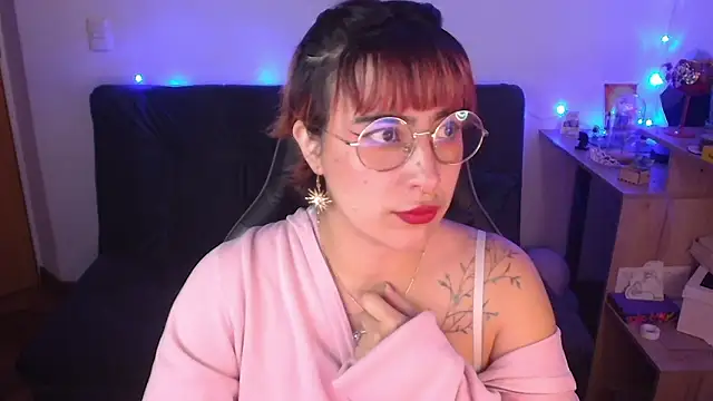 Miacatsito3 online show from March 13, 2026, 1:21 am