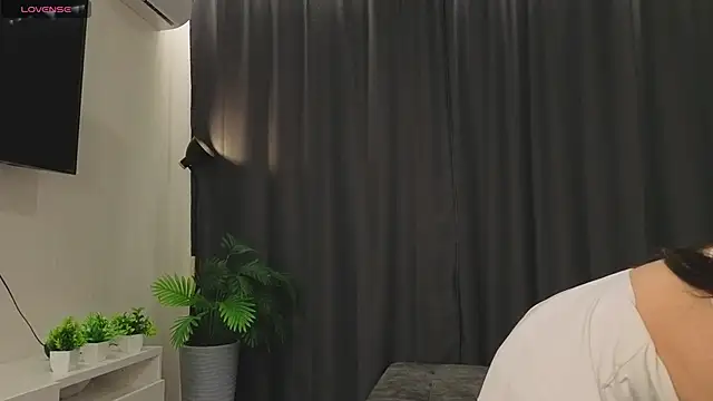 Snapshot of Jupiter_Boobs chatting on December 5, 2025, 3:54 pm Jupiter Boobs online show from December 5, 2025, 3:54 pm