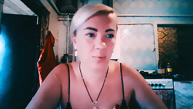Snapshot of EmmaCat_ chatting on July 25, 2026, 5:04 am EmmaCat online show from July 25, 2026, 5:04 am