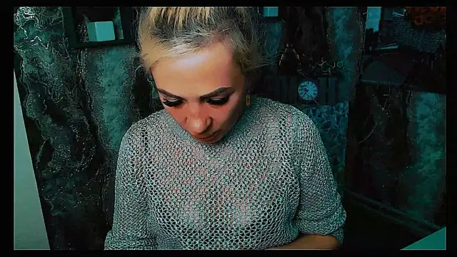 EmmaCat  online show from September 22, 2025, 5:24 am