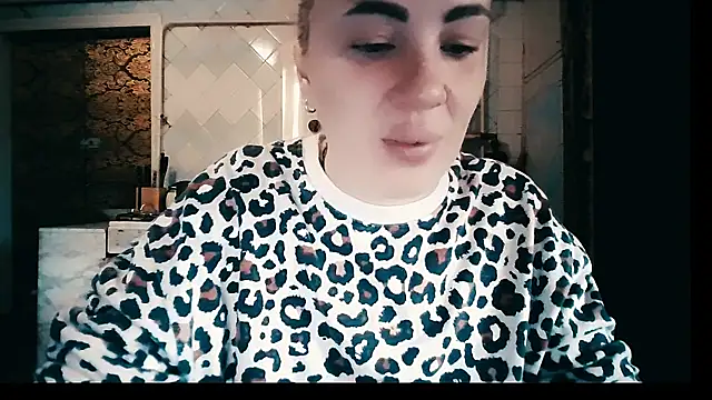 EmmaCat  online show from January 19, 2026, 6:28 am