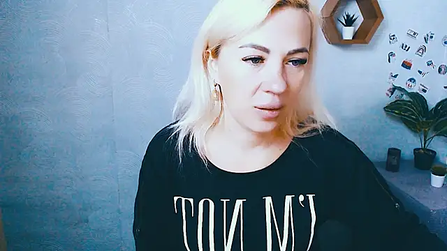 EmmaCat  online show from September 23, 2025, 5:36 am