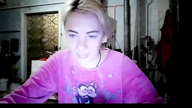 EmmaCat  online show from February 5, 2026, 2:40 am