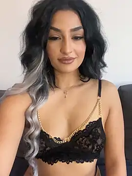 Snapshot of Mia_spicyy chatting on November 28, 2025, 9:42 am Mia spicyy online show from November 28, 2025, 9:42 am