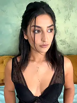 Snapshot of Mia_spicyy chatting on October 26, 2025, 11:10 am Mia spicyy online show from October 26, 2025, 11:10 am