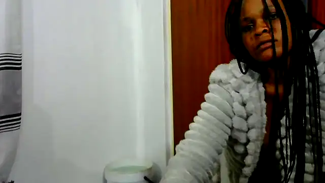 BlondieBitch online show from June 3, 2026, 8:48 am