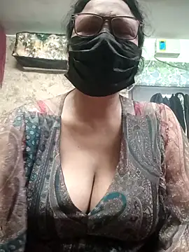 Snapshot of thehotlady chatting on February 6, 2026, 3:24 am thehotlady online show from February 6, 2026, 3:24 am