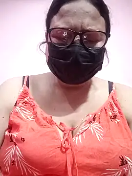 thehotlady online show from November 28, 2025, 9:20 am