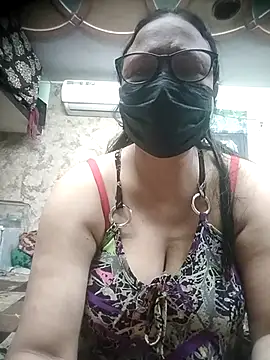 thehotlady online show from November 5, 2025, 9:01 am