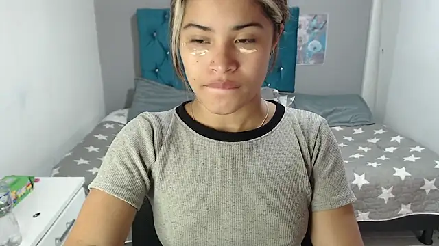 mia sexgirl online show from April 16, 2026, 12:28 pm