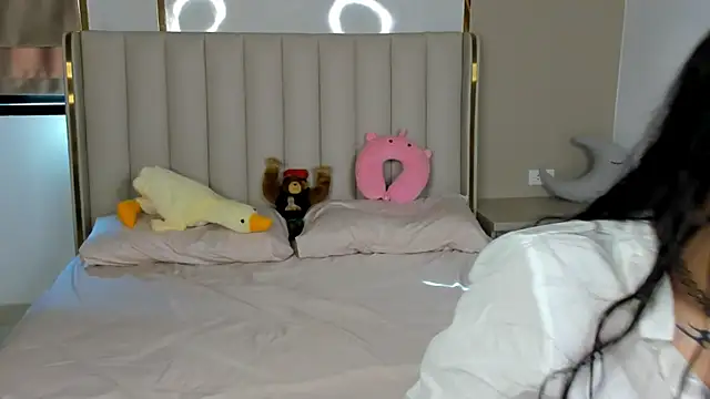 ElizabethParkk online show from November 25, 2025, 8:14 am