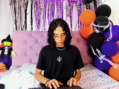 EthanBlackwoodd online show from November 2, 2025, 7:52 pm