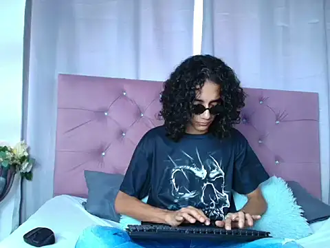 EthanBlackwoodd online show from September 29, 2025, 7:41 pm