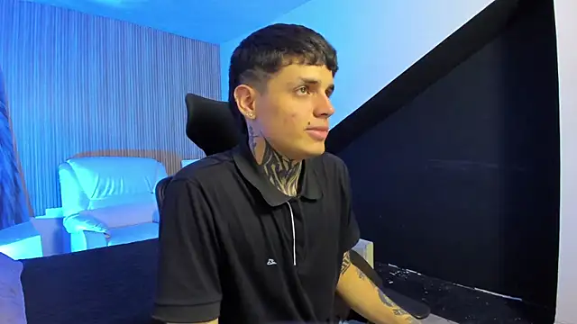 Declan-Fox online show from September 30, 2025, 3:56 am