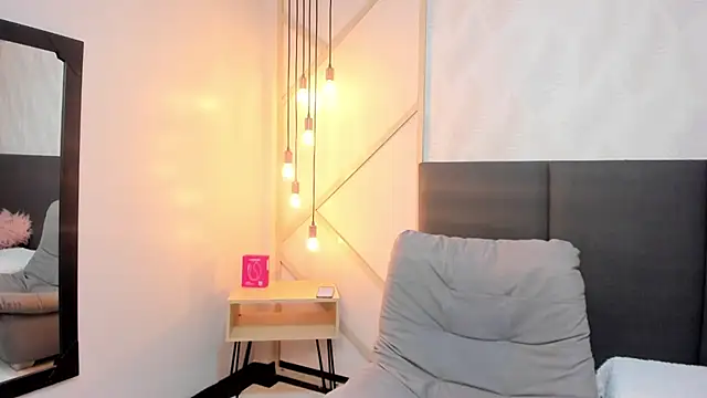 VivianSantana1 online show from October 31, 2025, 12:46 pm