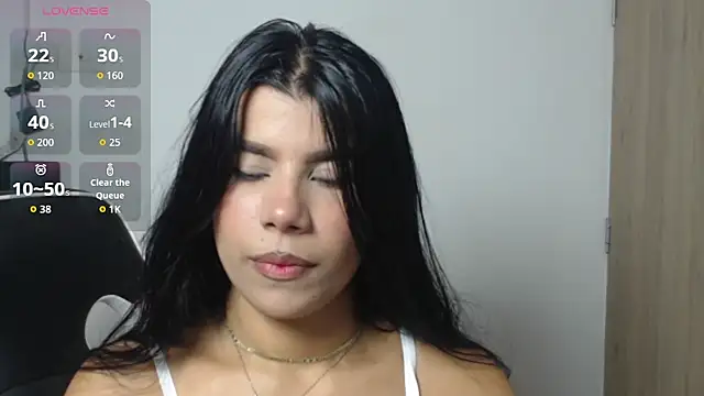 MayaScott11 online show from November 18, 2025, 7:06 pm