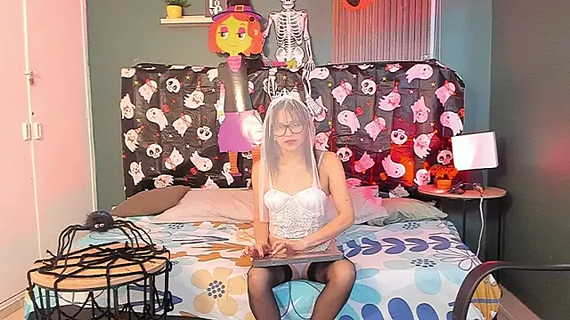 Lilithmuller  online show from October 2, 2025, 12:08 pm