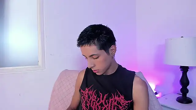 EstivenSallas online show from September 18, 2025, 8:12 pm