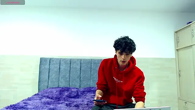  ruby red online show from November 7, 2025, 2:05 am