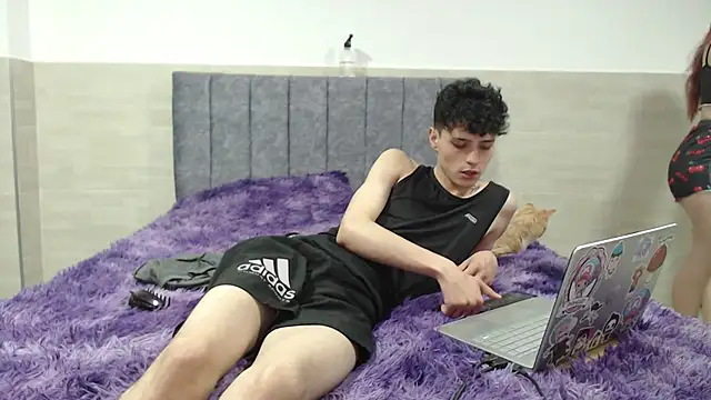  ruby red online show from November 30, 2025, 8:09 pm