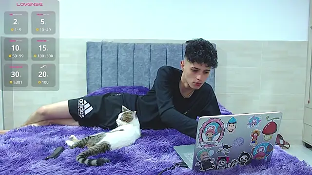  ruby red online show from November 10, 2025, 8:03 pm