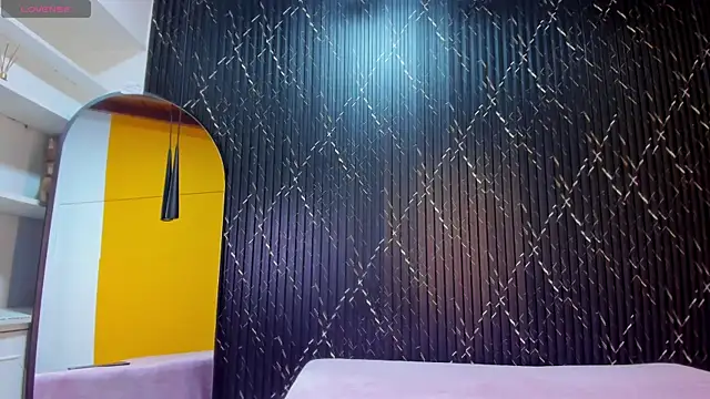 Miss Ariaa online show from October 4, 2025, 12:07 pm