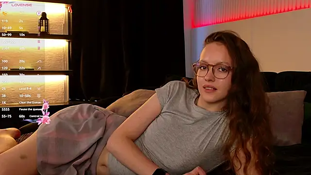 SallyPinkman online show from November 8, 2025, 12:09 pm