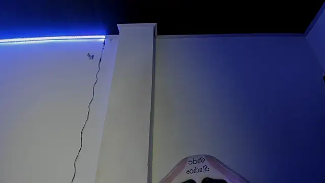 abbiecollins js online show from April 3, 2026, 4:30 am