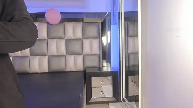 abbiecollins js online show from November 26, 2025, 3:28 am