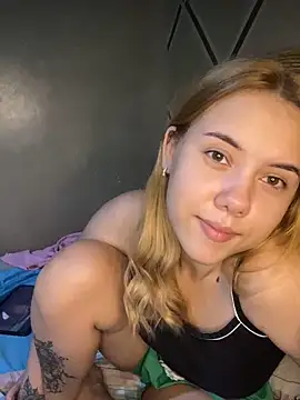 coupleyys online show from March 26, 2026, 8:51 pm