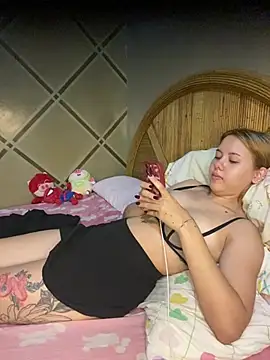 coupleyys online show from July 31, 2026, 8:50 pm