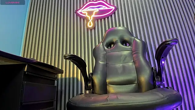 kevinn blue1 online show from October 22, 2025, 9:13 pm