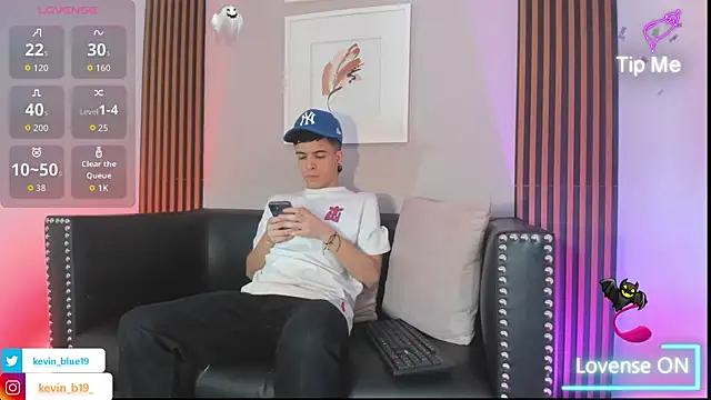 kevinn blue1 online show from November 20, 2025, 9:15 pm